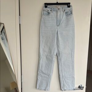 Abercrombie & Fitch The 90s Straight Ultra High Rise